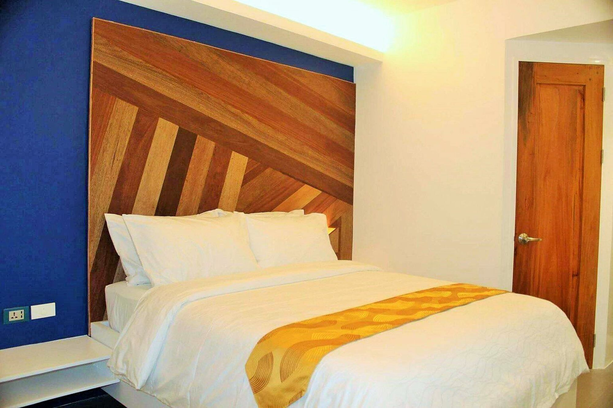 Oyo 609 G Executive Hotel And Spa Boracay Manoc-Manoc Екстер'єр фото